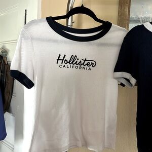 2 Hollister T shirts size M good condition